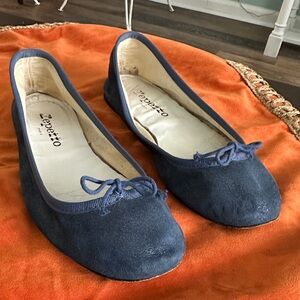 *** Repetto Size 37 Women's Dark Blue Ballet Flats. Great Condition!